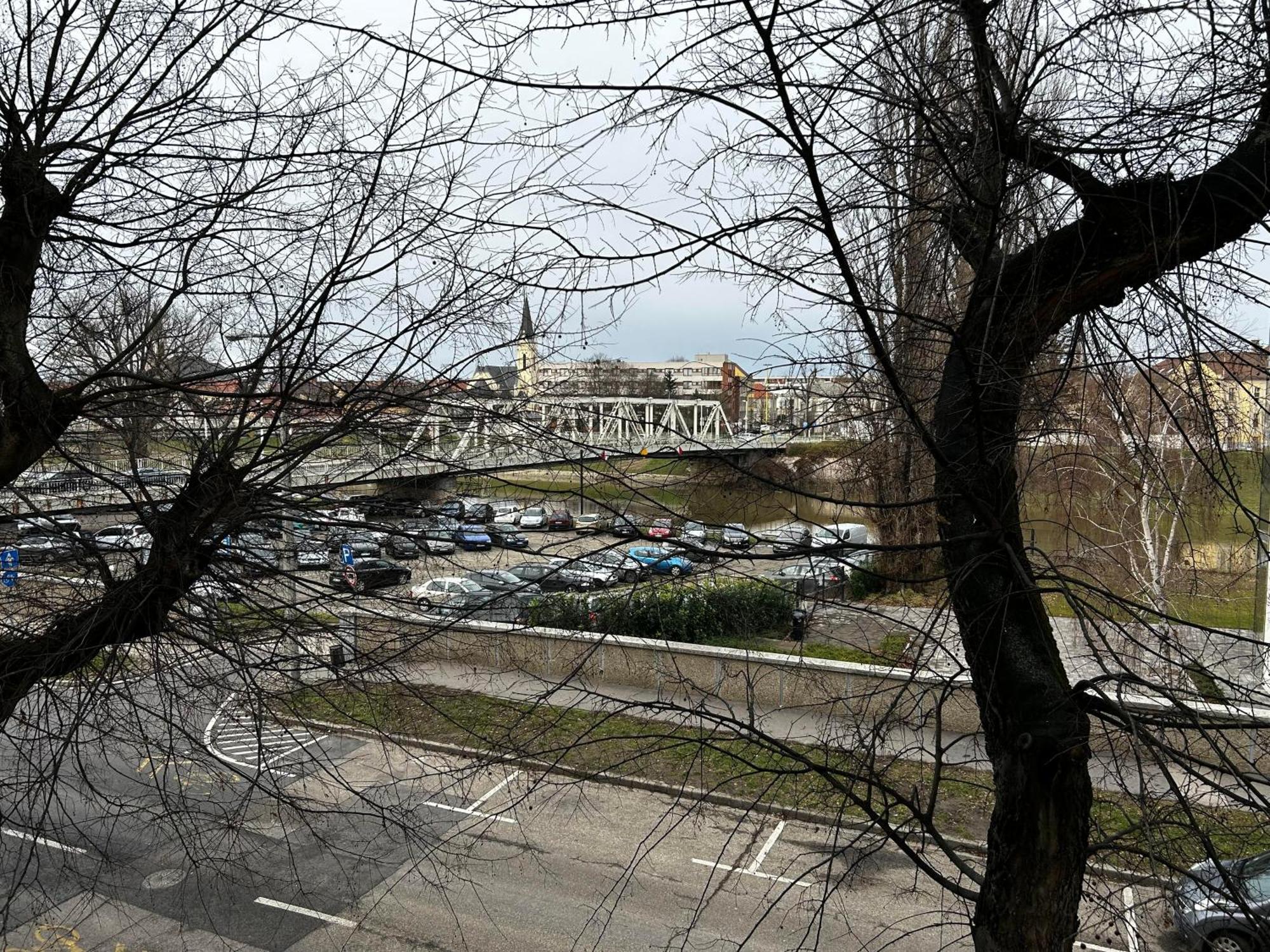 גיור River - Free Parking מראה חיצוני תמונה